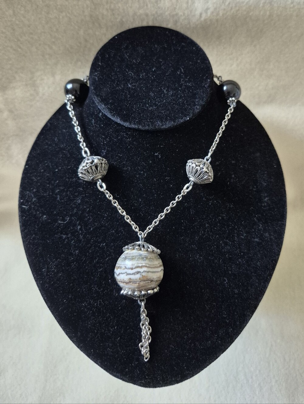 Chunky Beaded Statement Necklace Silver Tone  Large Banded Agate